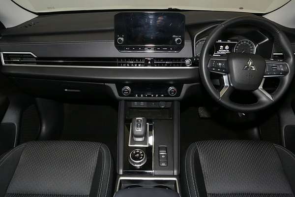 2024 Mitsubishi Outlander LS ZM