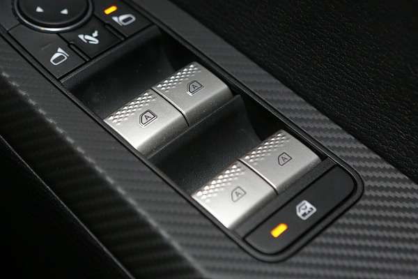 2024 Mitsubishi Outlander LS ZM