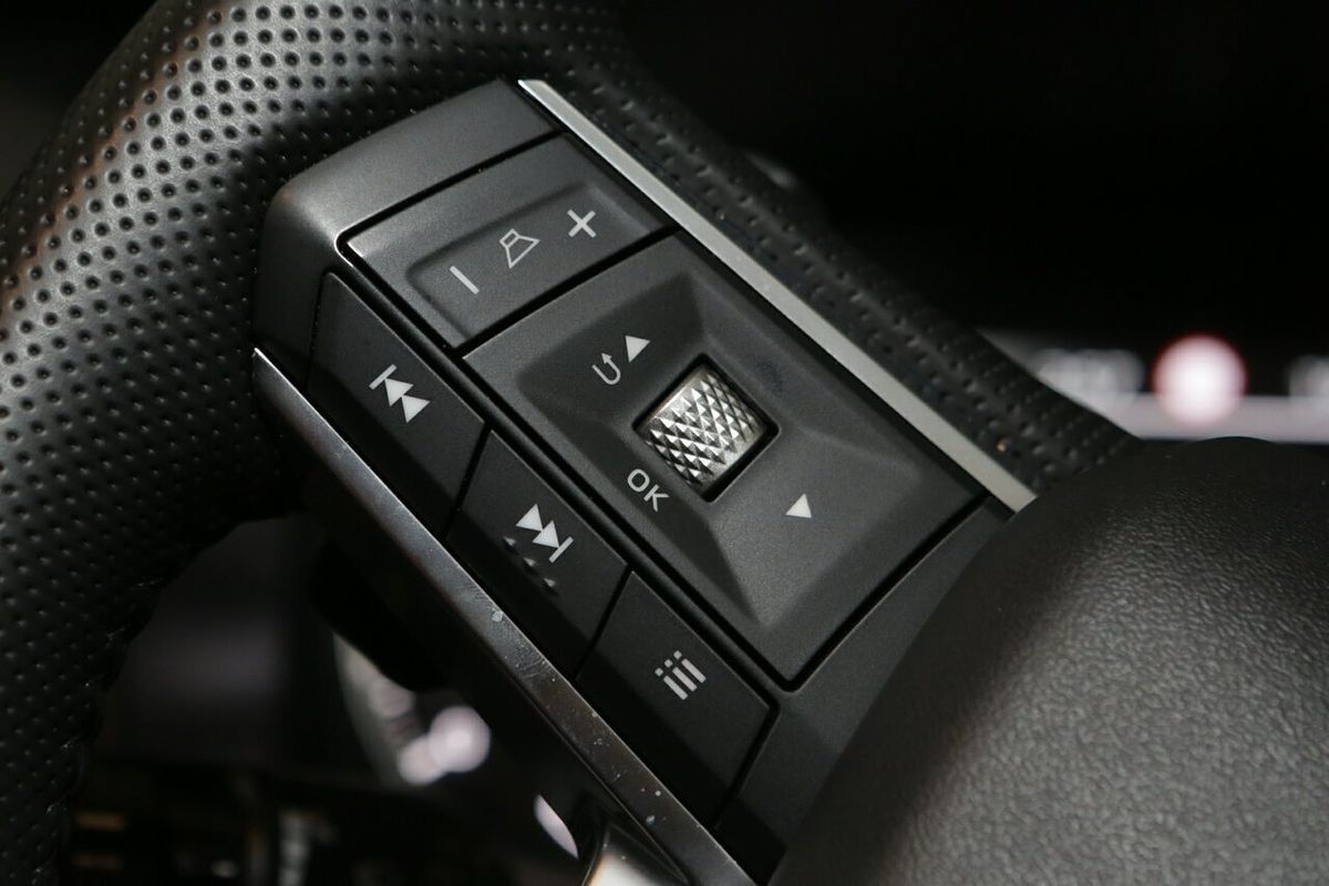 2024 Mitsubishi Outlander LS ZM