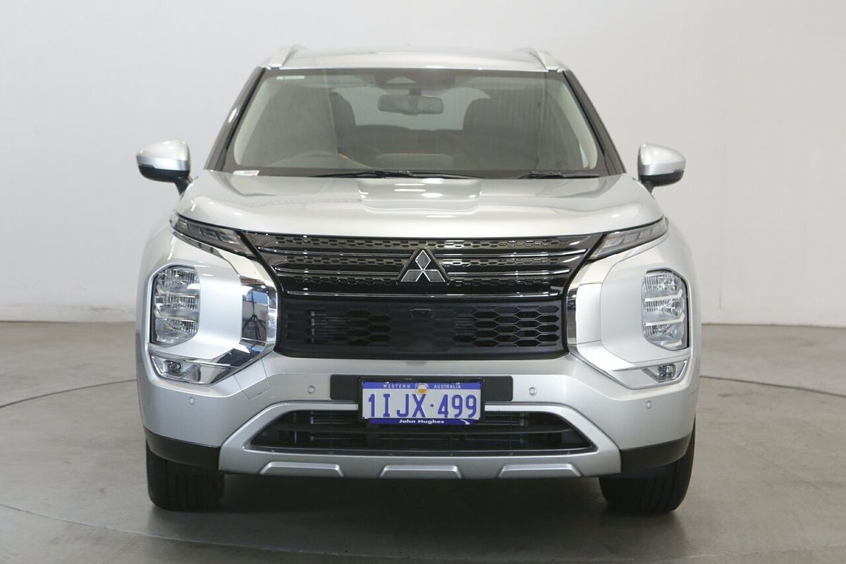 2024 Mitsubishi Outlander LS ZM