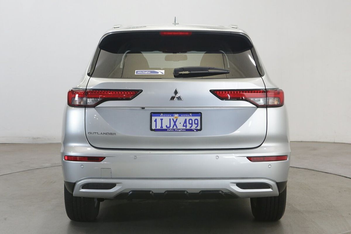 2024 Mitsubishi Outlander LS ZM