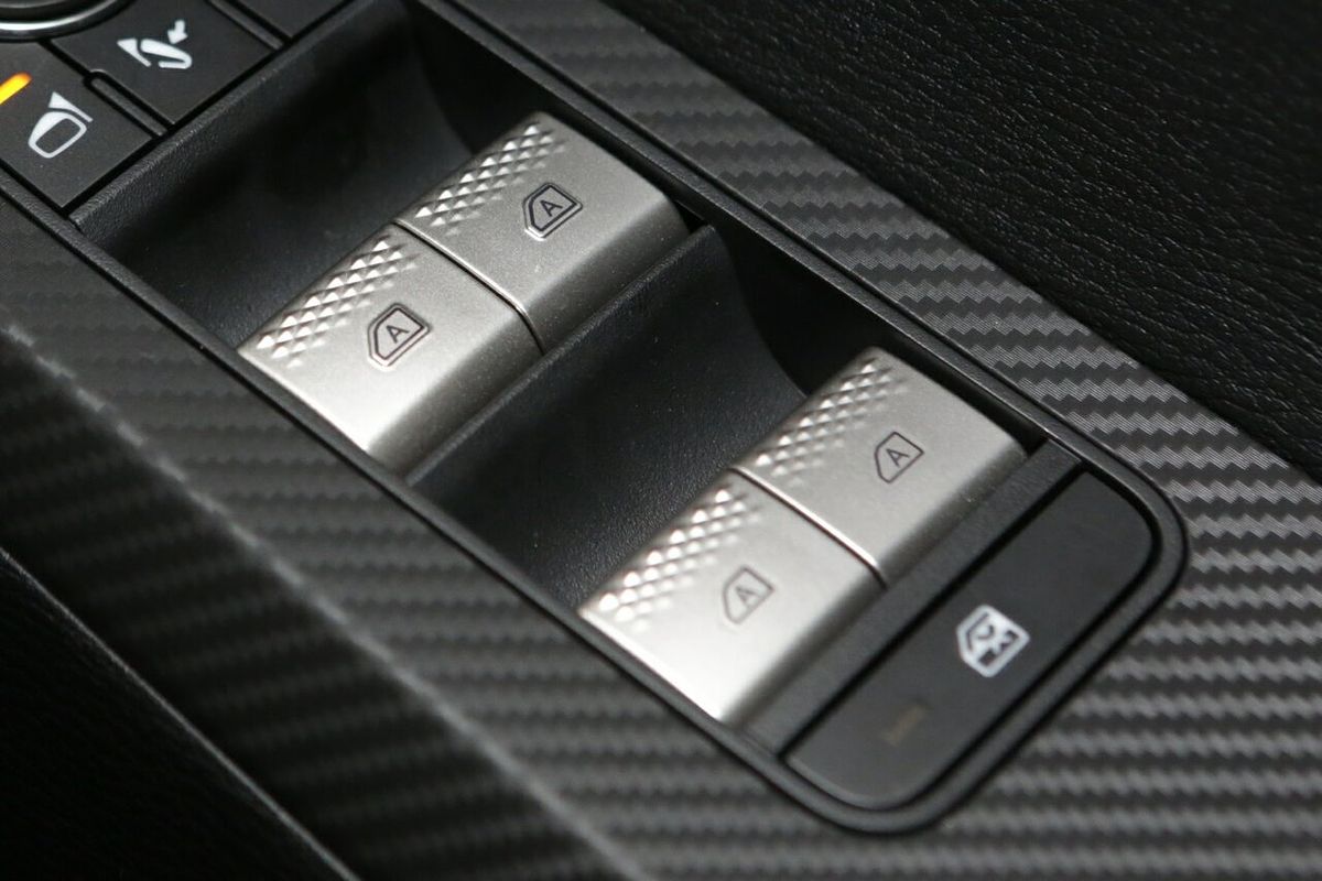 2024 Mitsubishi Outlander LS ZM
