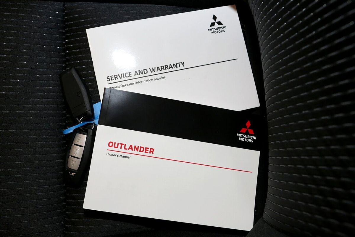 2024 Mitsubishi Outlander LS ZM
