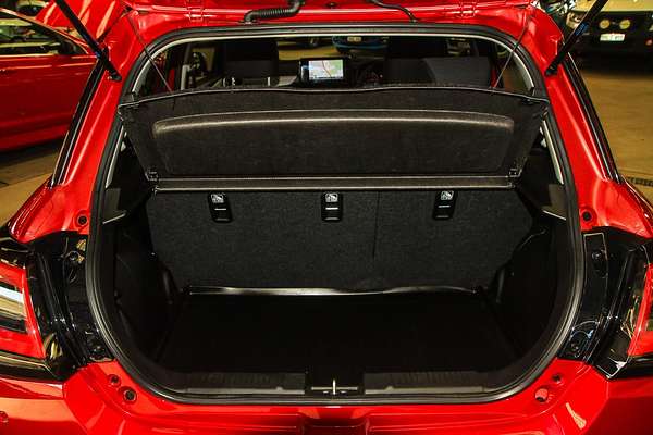 2024 Suzuki Swift Hybrid UZ
