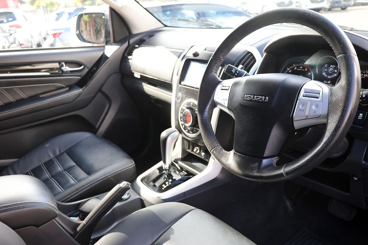 2020 Isuzu MU-X Onyx Edition