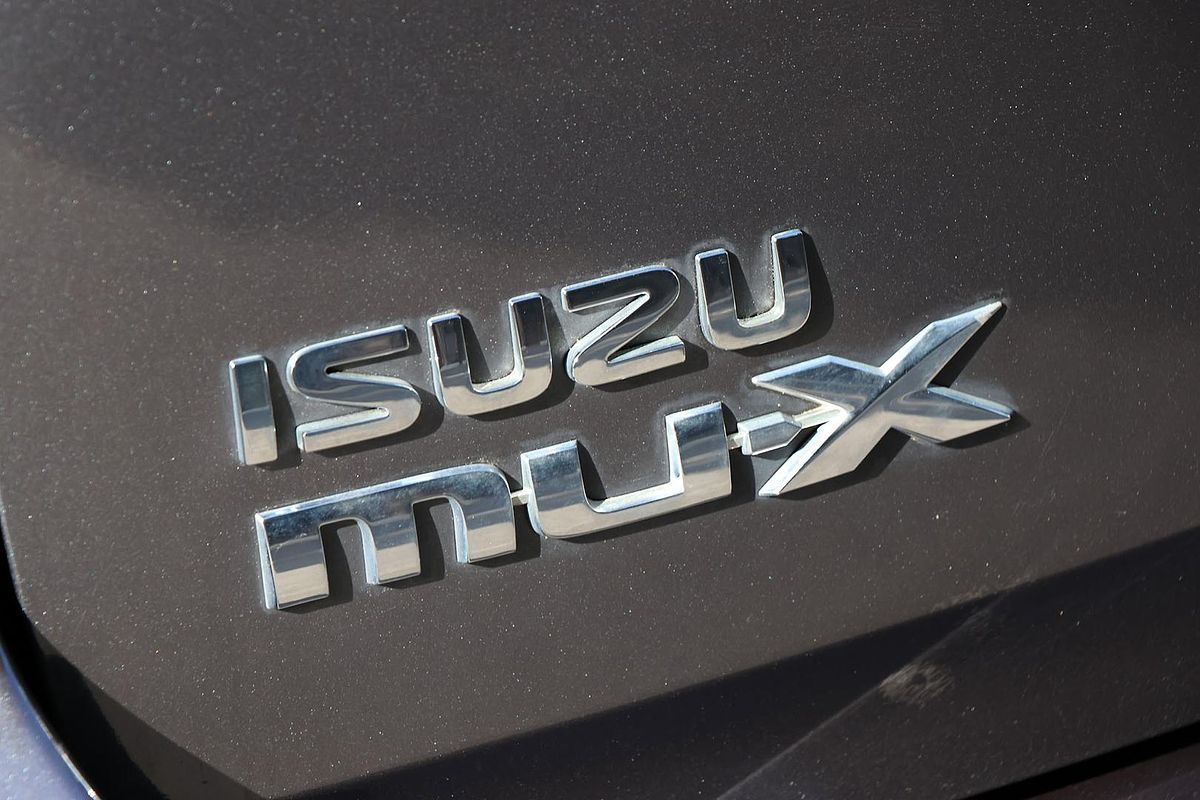 2020 Isuzu MU-X Onyx Edition