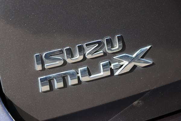 2020 Isuzu MU-X Onyx Edition