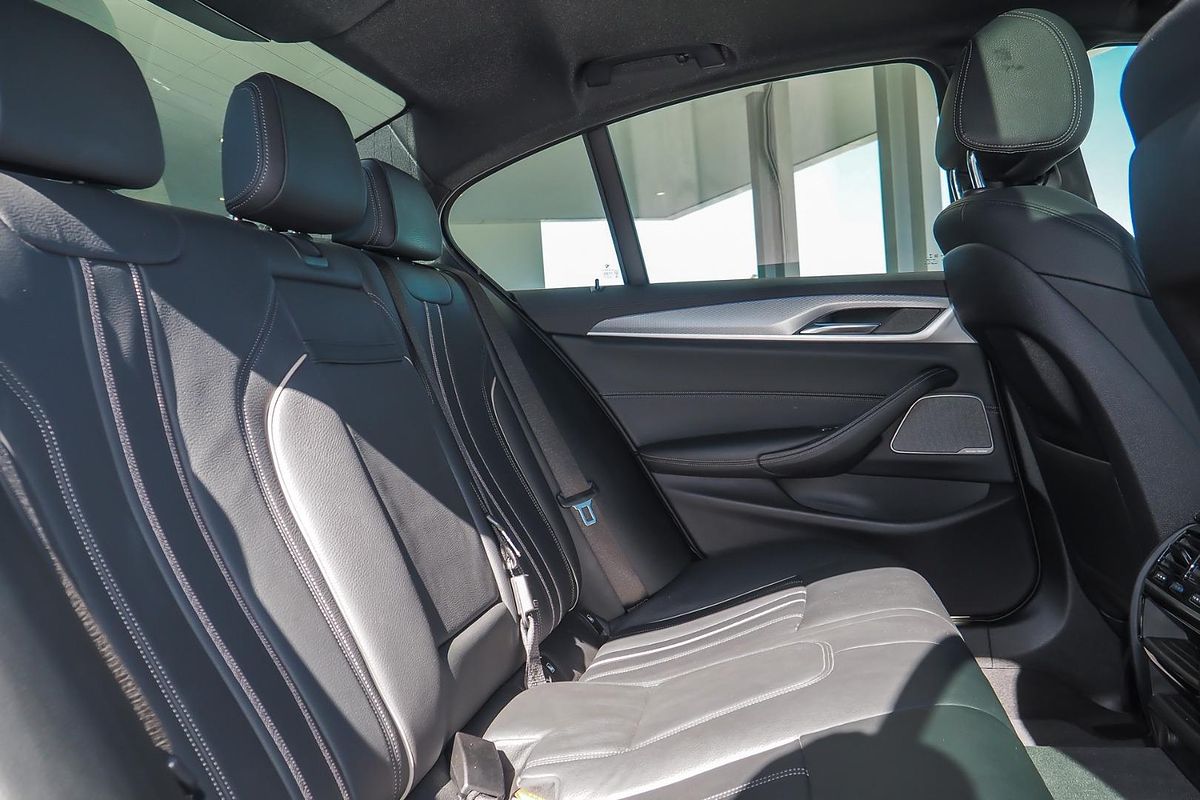 2020 BMW 5 Series 520i M Sport G30