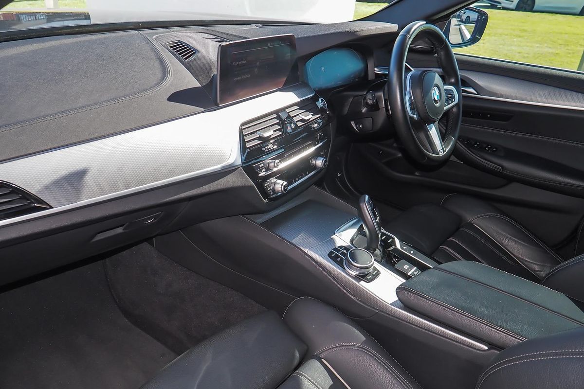 2020 BMW 5 Series 520i M Sport G30