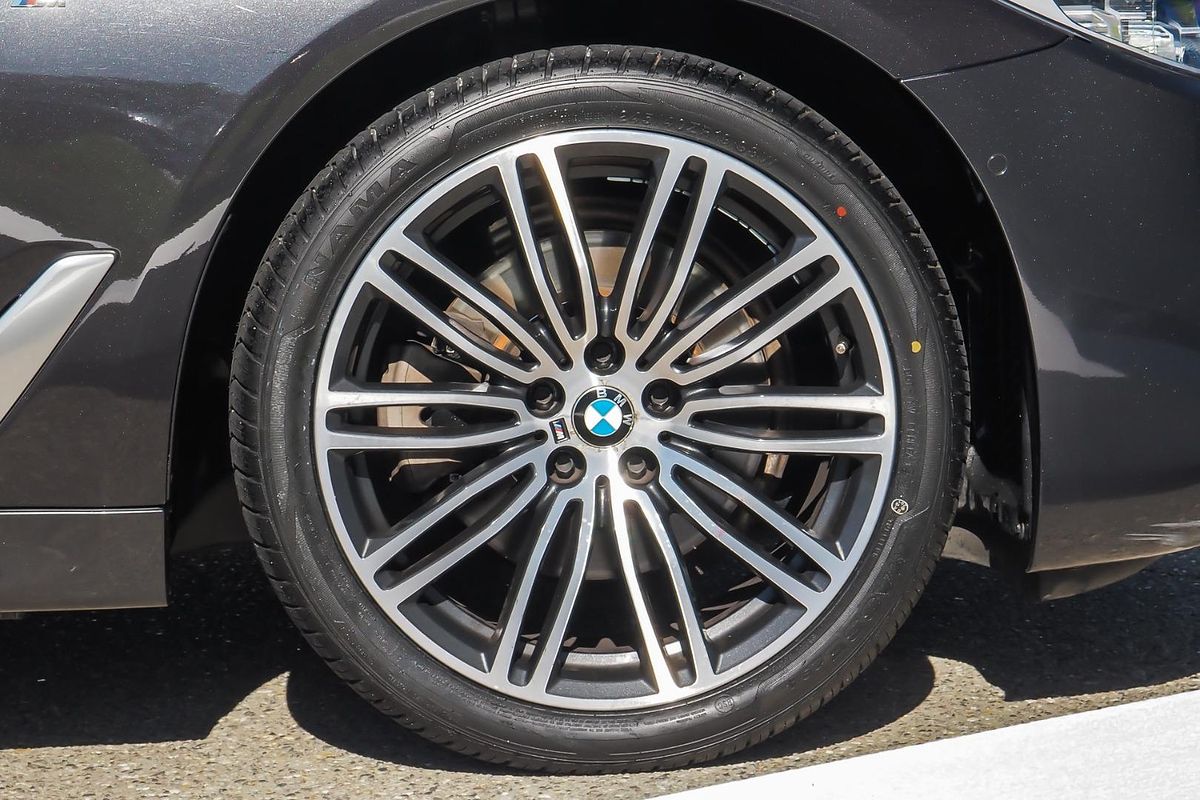 2020 BMW 5 Series 520i M Sport G30