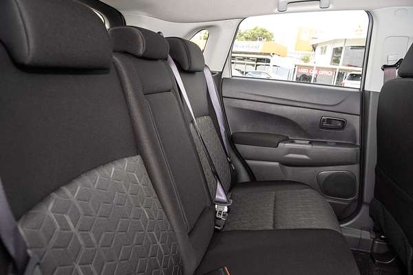 2025 Mitsubishi ASX ES XD