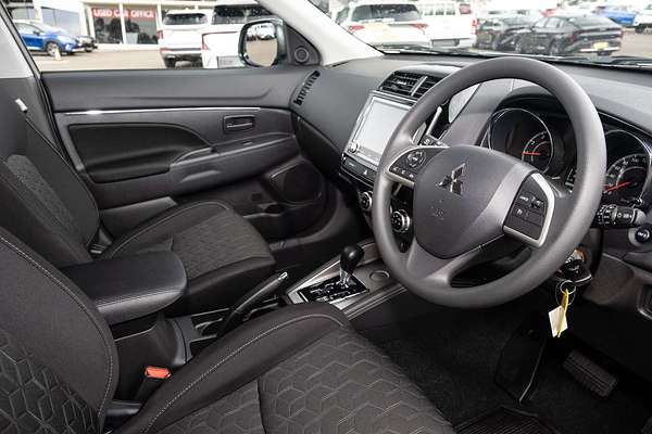 2025 Mitsubishi ASX ES XD
