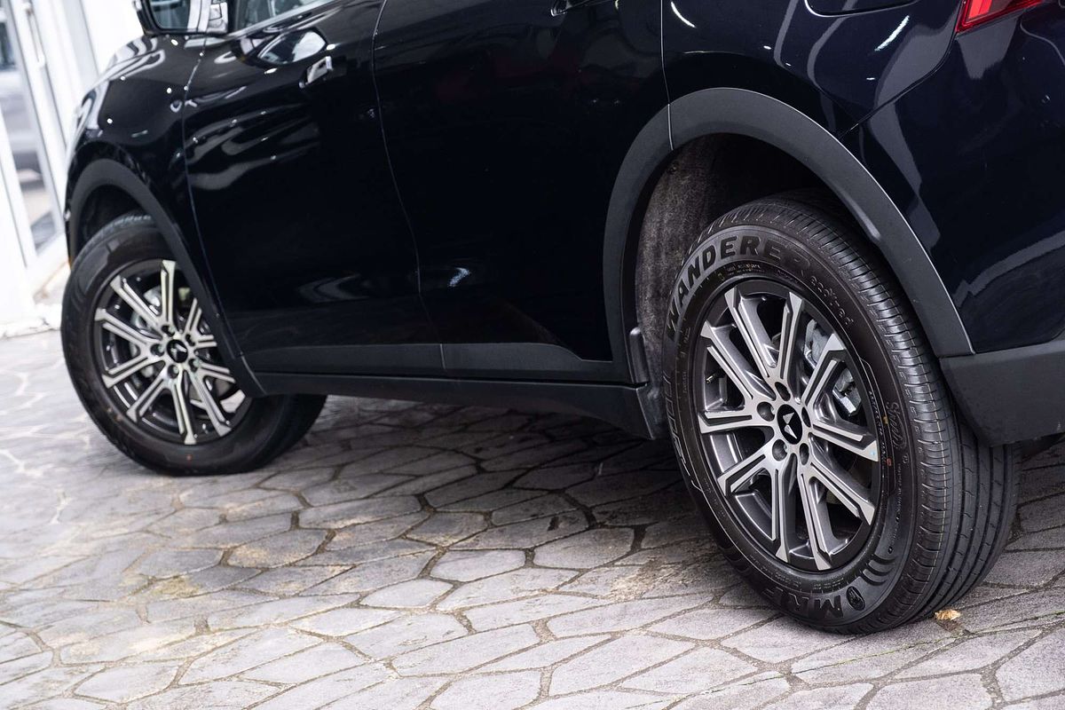 2025 Mahindra XUV700 AX7L