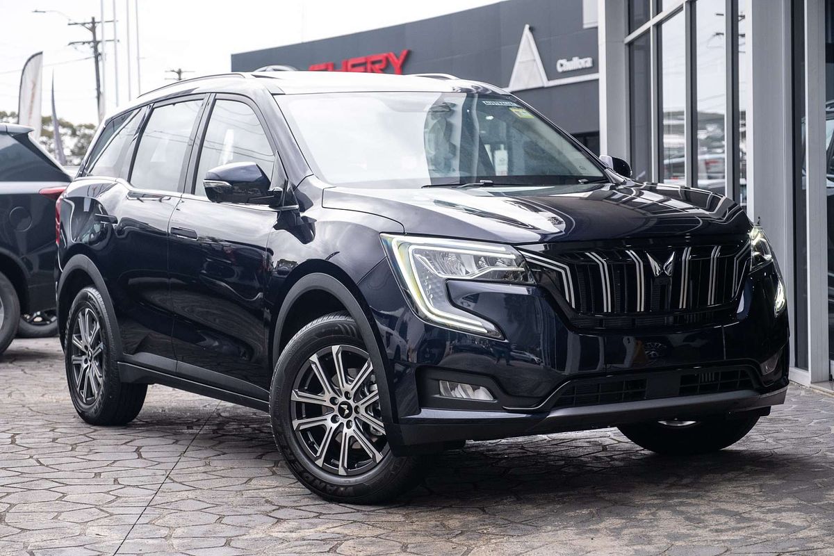2025 Mahindra XUV700 AX7L