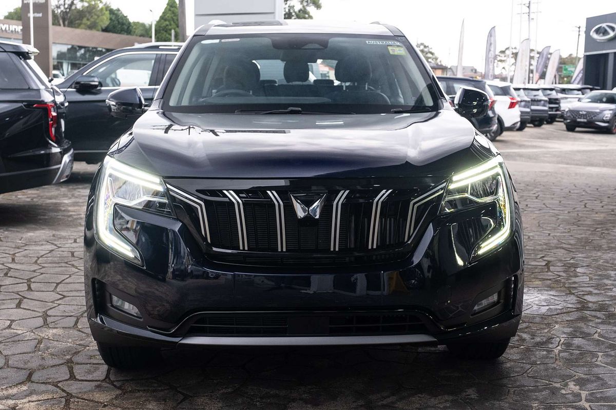 2025 Mahindra XUV700 AX7L