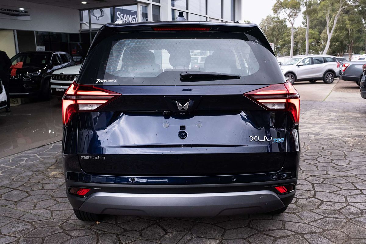 2025 Mahindra XUV700 AX7L