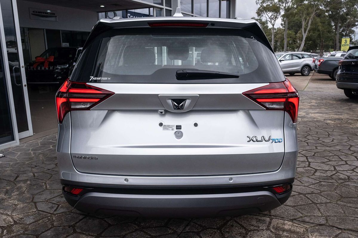 2025 Mahindra XUV700 AX7L