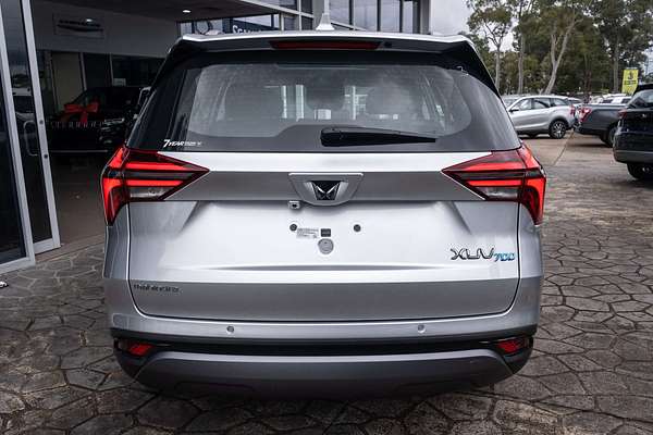 2025 Mahindra XUV700 AX7L