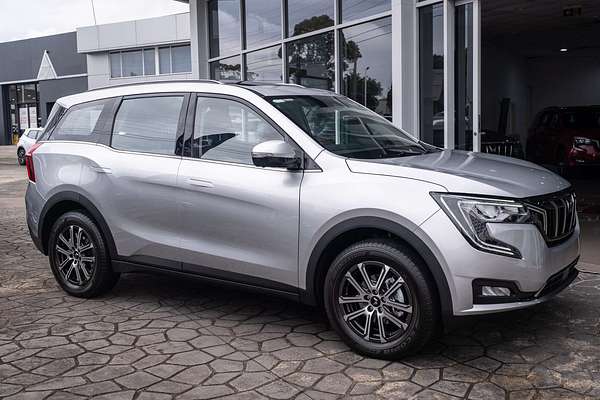 2025 Mahindra XUV700 AX7L