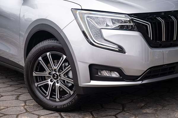 2025 Mahindra XUV700 AX7L