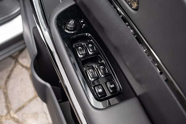 2025 Mahindra XUV700 AX7L