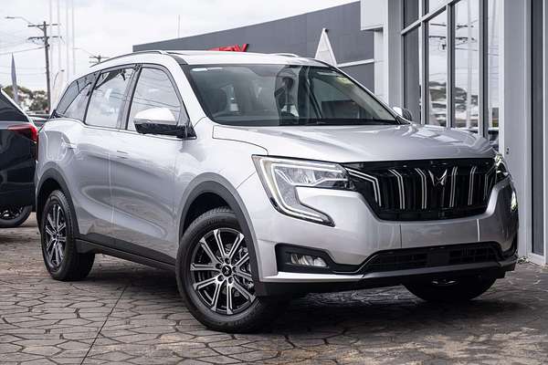 2025 Mahindra XUV700 AX7L