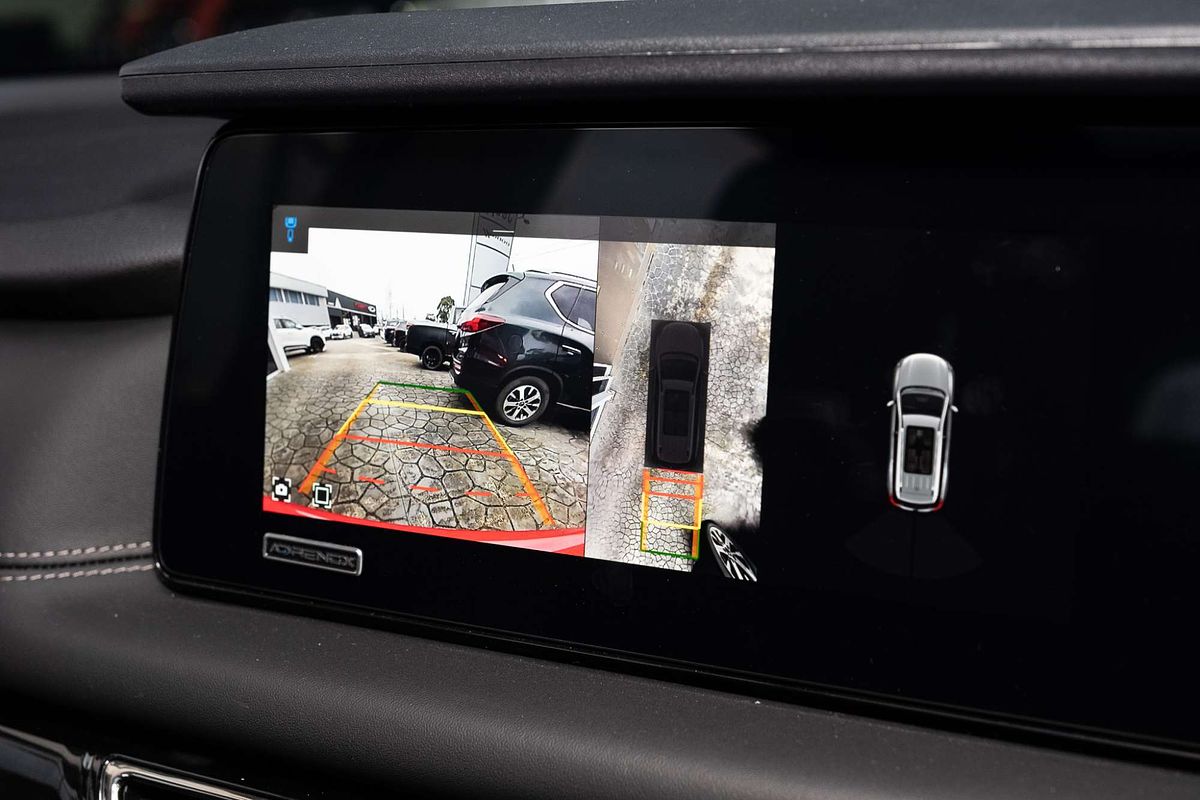 2025 Mahindra XUV700 AX7L