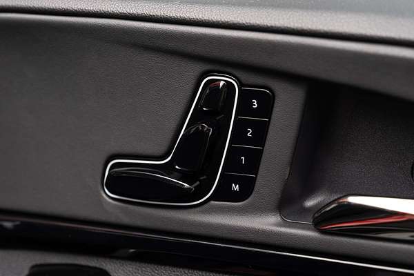 2025 Mahindra XUV700 AX7L