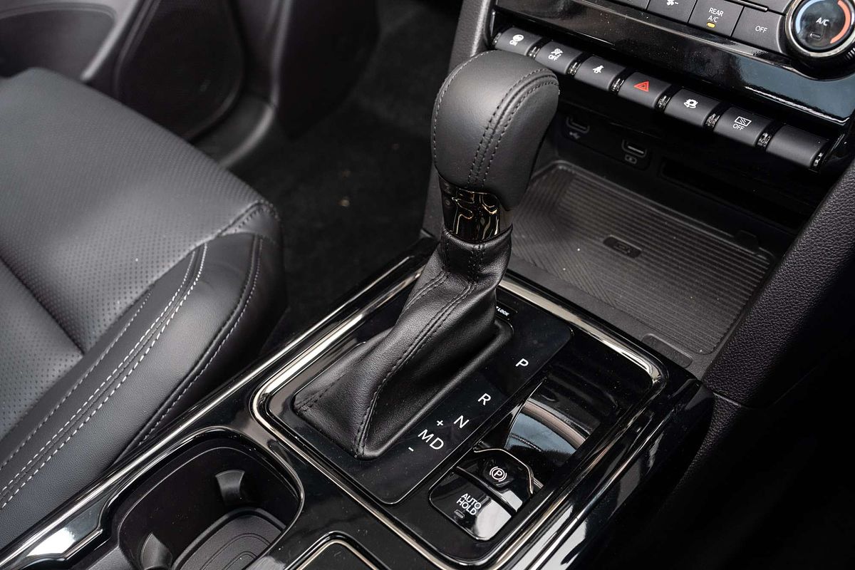 2025 Mahindra XUV700 AX7L