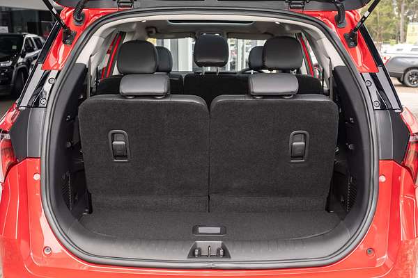 2025 Mahindra XUV700 AX7L