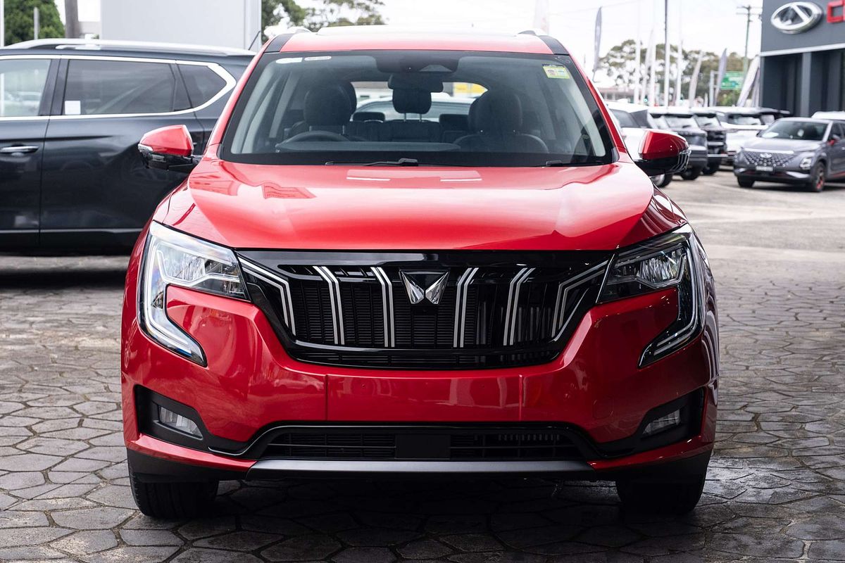 2025 Mahindra XUV700 AX7L