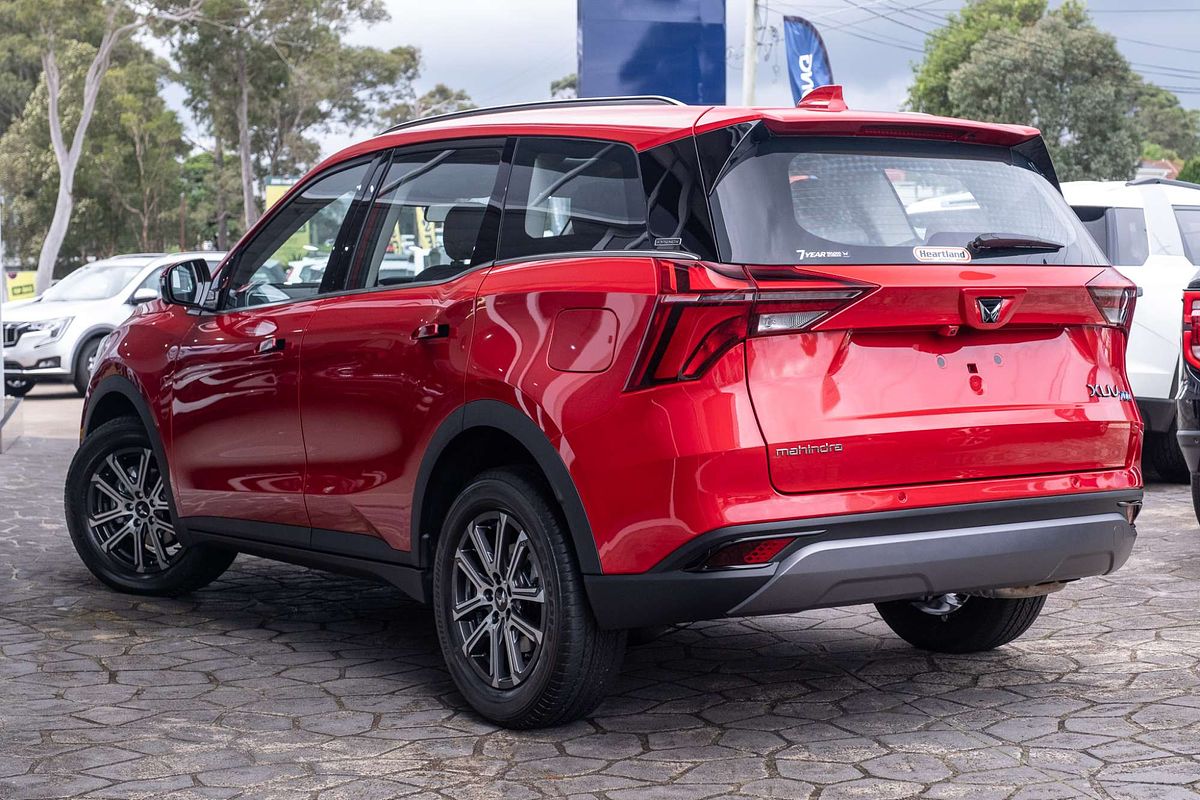 2025 Mahindra XUV700 AX7L