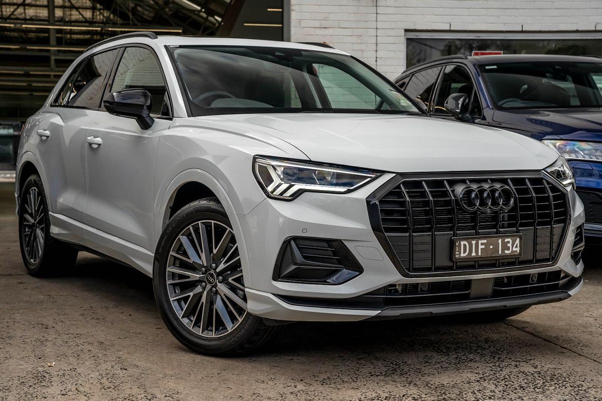 2024 Audi Q3 35 TFSI Dynamic Black F3