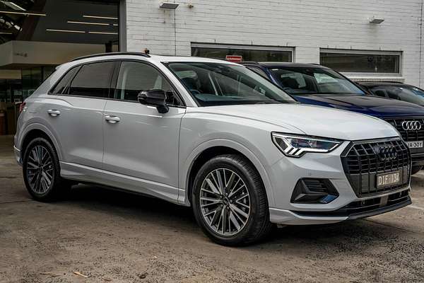 2024 Audi Q3 35 TFSI Dynamic Black F3