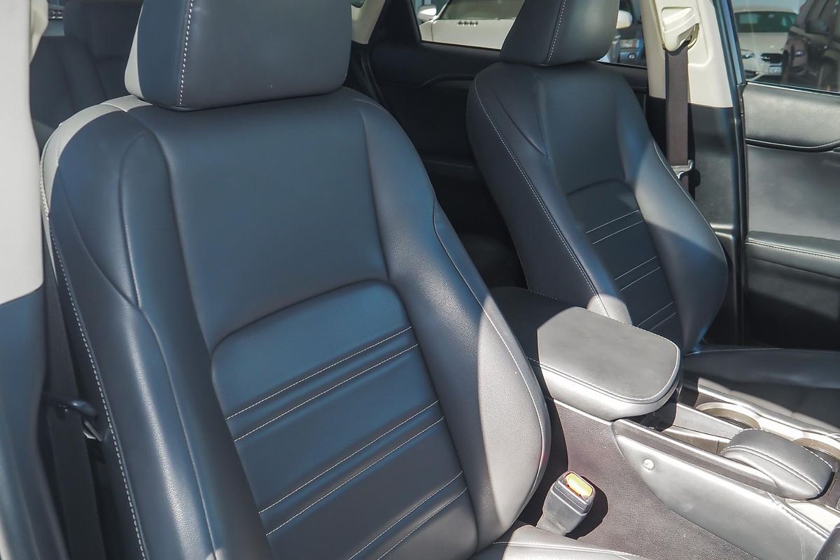 2017 Lexus NX NX200t Luxury AGZ15R
