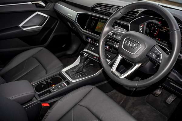 2024 Audi Q3 35 TFSI Dynamic Black F3