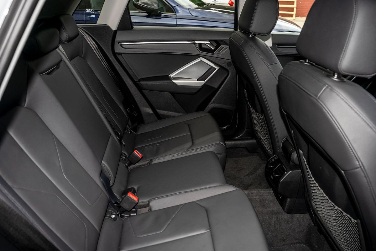 2024 Audi Q3 35 TFSI Dynamic Black F3