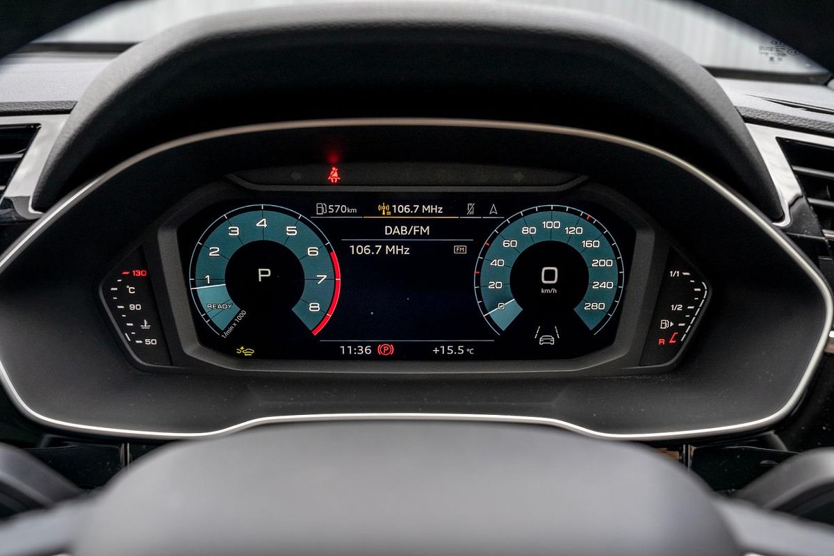 2024 Audi Q3 35 TFSI Dynamic Black F3