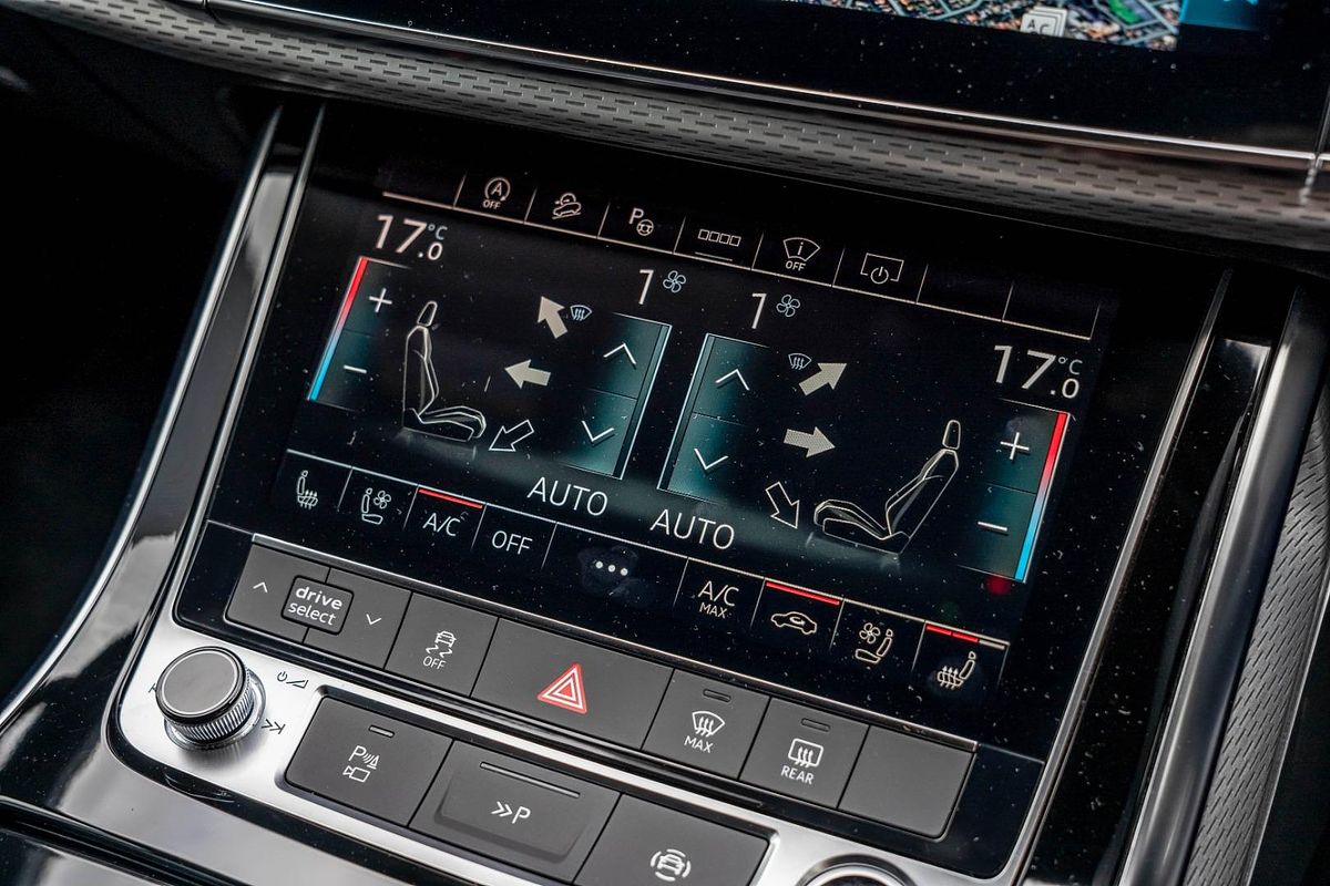 2024 Audi Q7 50 TDI S line 4M