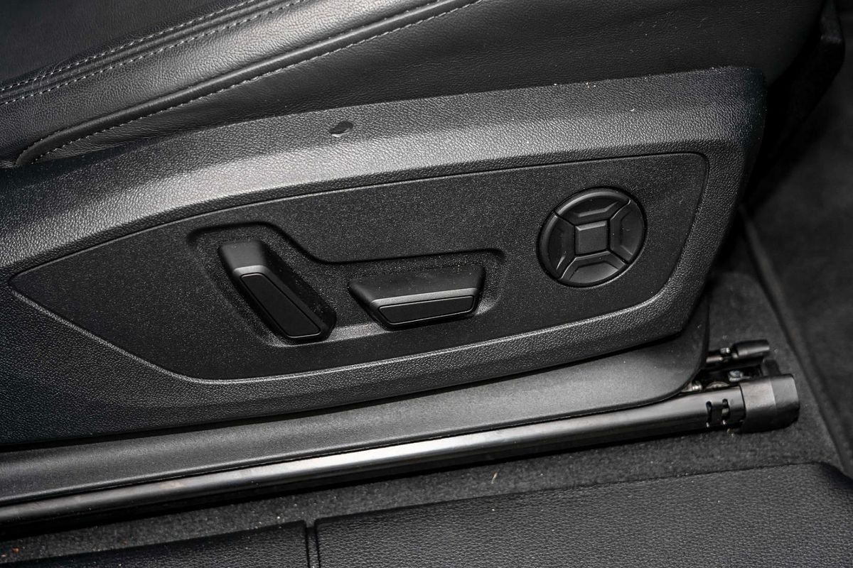 2024 Audi Q3 35 TFSI Dynamic Black F3