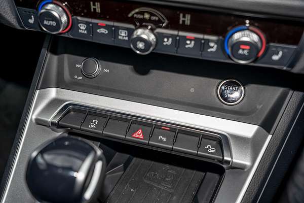 2024 Audi Q3 35 TFSI Dynamic Black F3