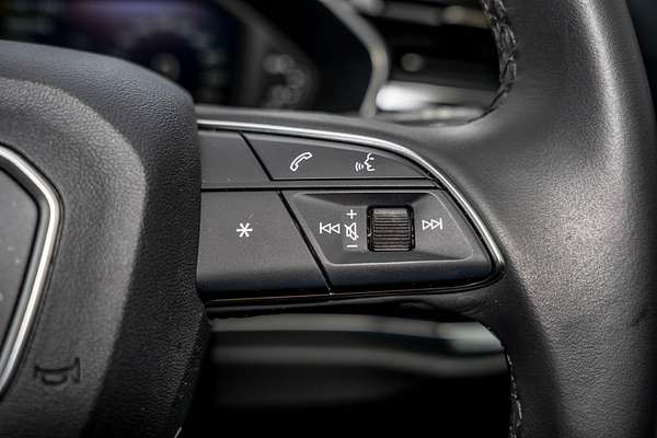 2024 Audi Q3 35 TFSI Dynamic Black F3