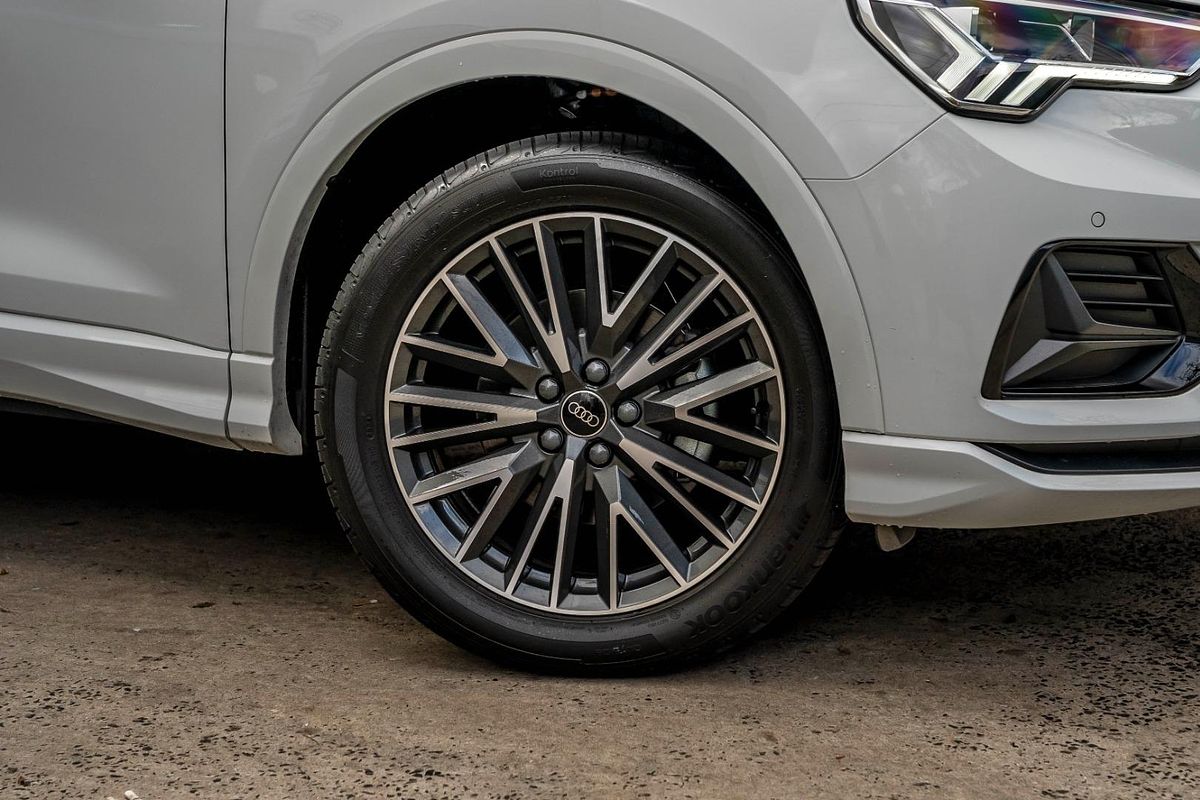 2024 Audi Q3 35 TFSI Dynamic Black F3