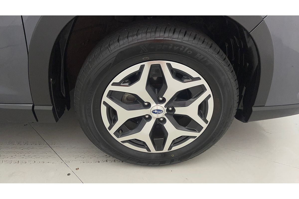 2023 Subaru Forester 2.5i 50 Years Edition S5