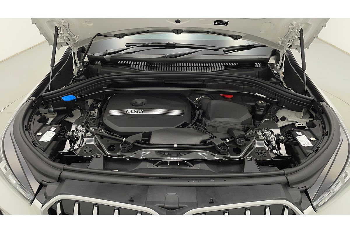 2024 BMW X1 sDrive18i U11