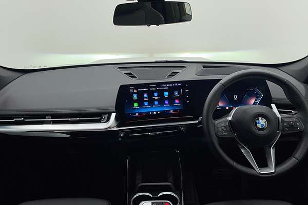 2024 BMW X1 sDrive18i U11