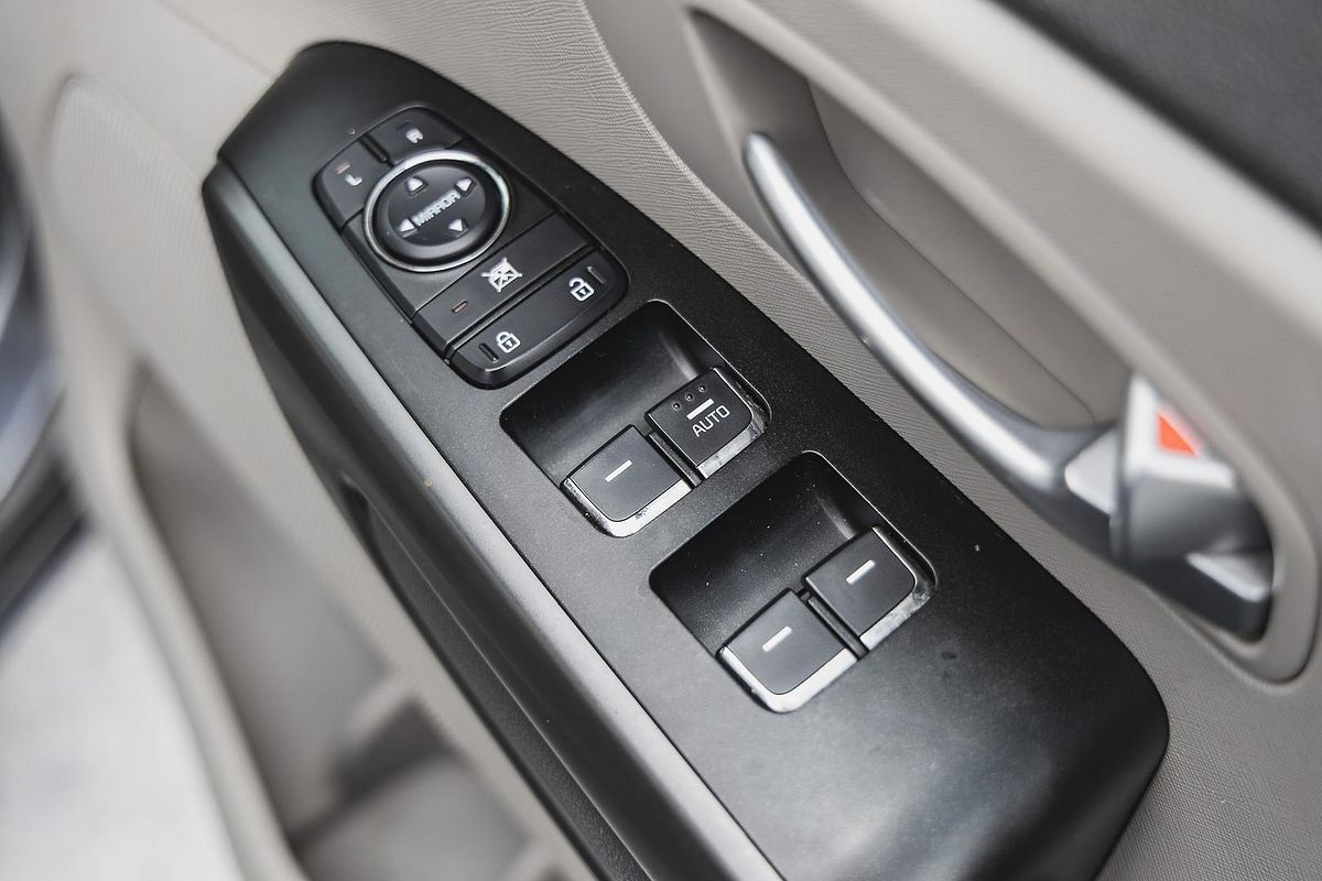 2016 Kia Carnival S YP