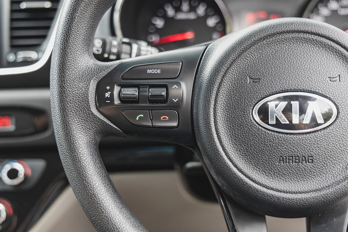 2016 Kia Carnival S YP