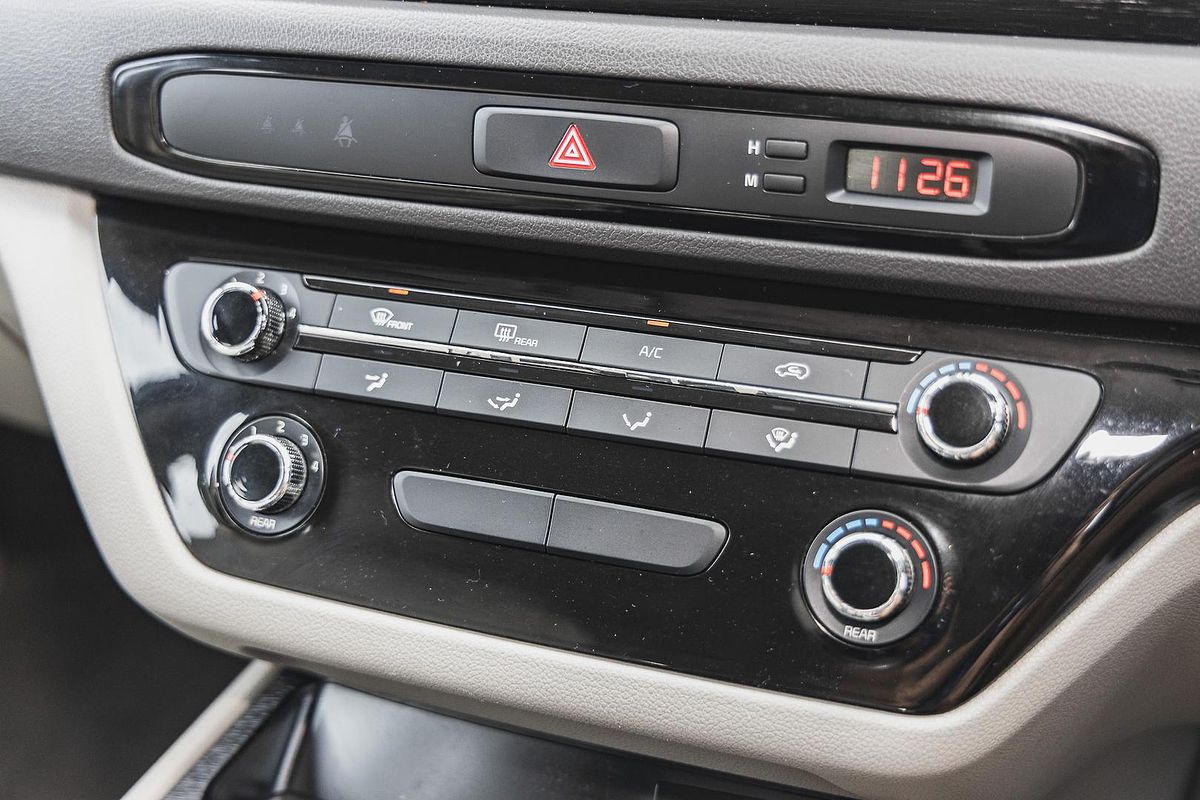 2016 Kia Carnival S YP