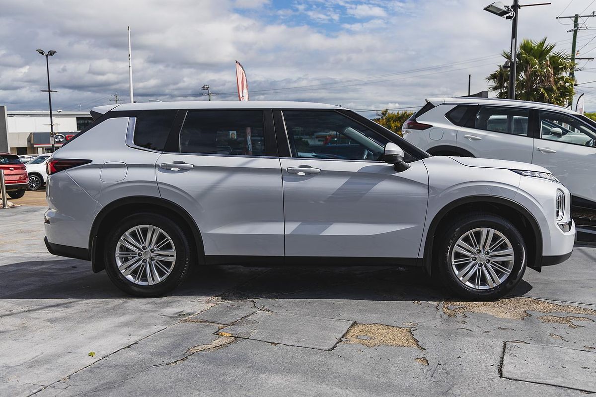 2021 Mitsubishi Outlander ES ZM